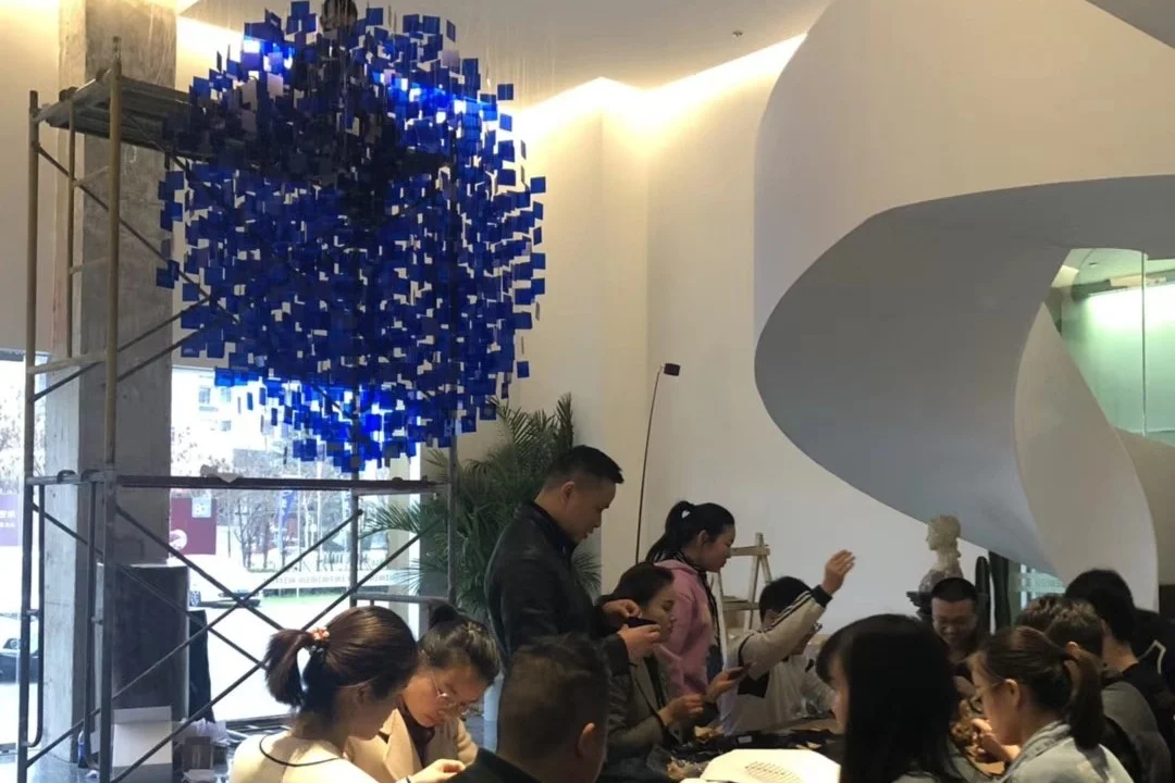 展厅那盏灯,自己拼的