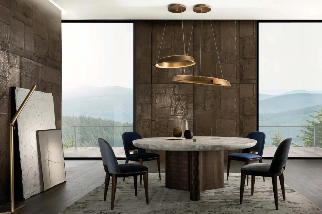 Juta liquid-metal wall panelling in an interior